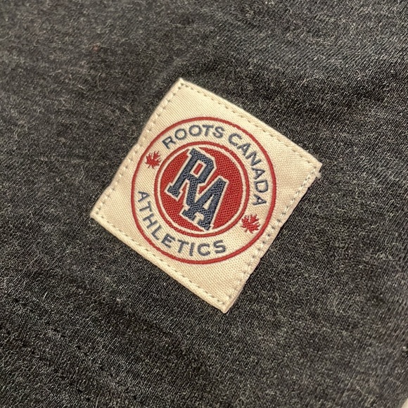 *NEW* ROOTS athletic long sleeve shirt - Picture 5 of 6